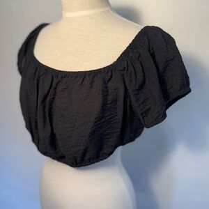 H&M | Black Puff Sleeve Crinkle Crop Top